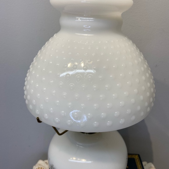 Currier And Ives Milk Glass Oil Lamp With Hobnail Shade Farm Scene Vintage - Picture 3 of 13
